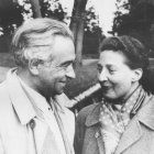 Gałczyński with Natalia in Nieborów, 1952