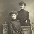 Snaksarev Sisters